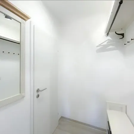 Janks I 11a-n3 I In Holz Und Lehm