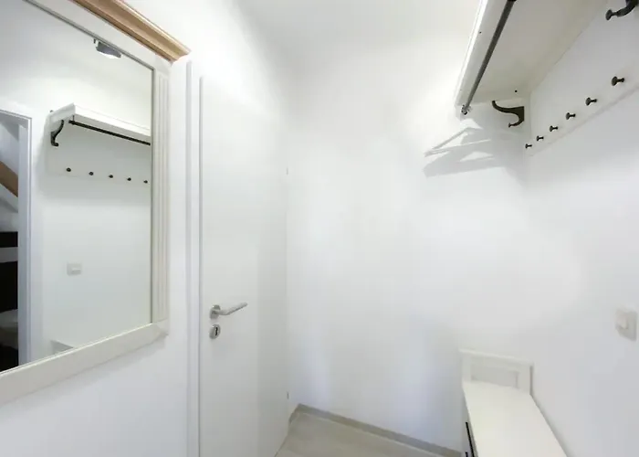 Janks I 11a-n3 I In Holz Und Lehm